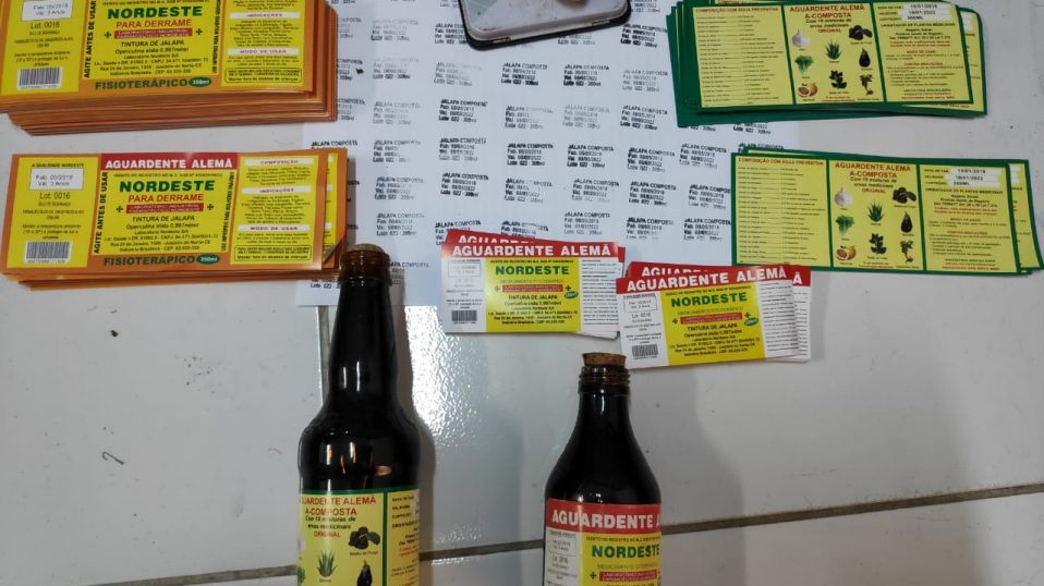 Fábrica clandestina de medicamentos é fechada em Caxias