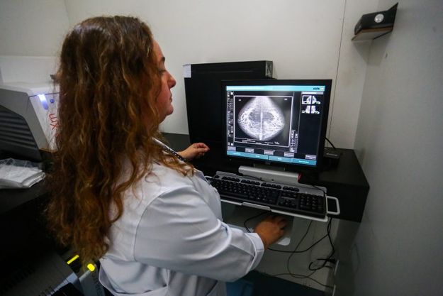 Plenário aprova ultrassonografia mamária obrigatória pelo SUS